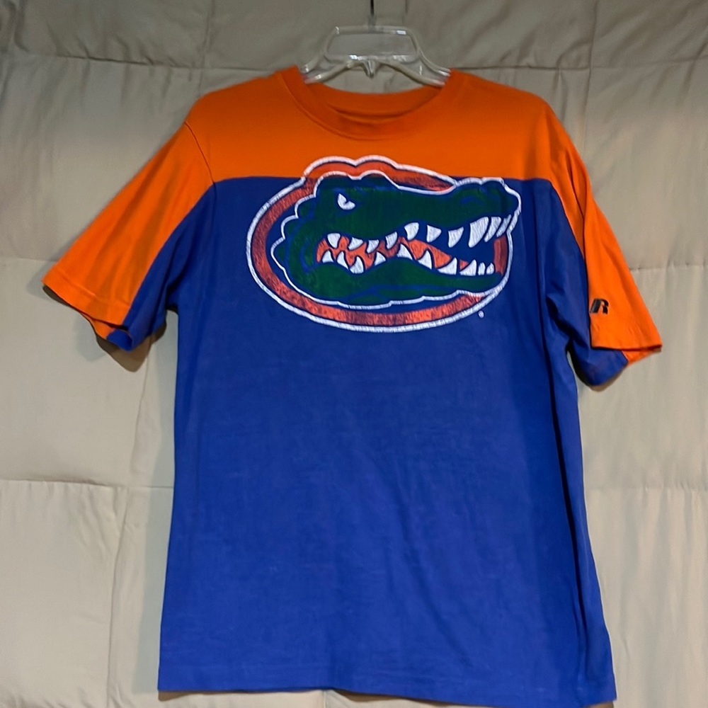 Russell men’s Gator shirt size medium